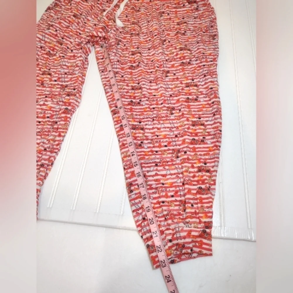 Little Dudes and Darlings women's house pants size ((3XL)